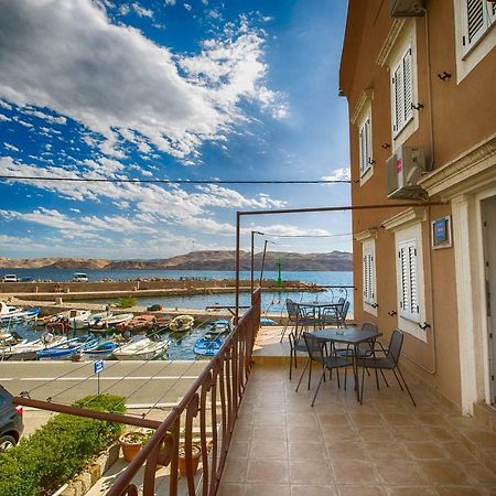Apartmani Cindrić Karlobag Exterior foto