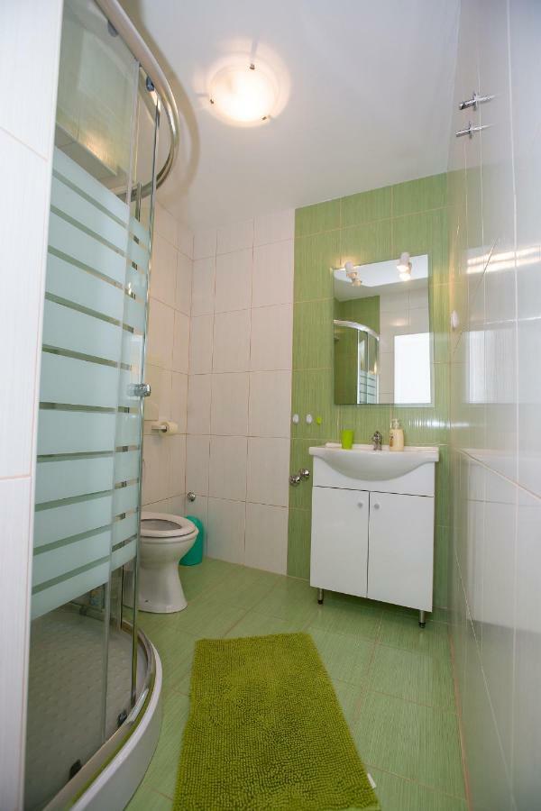 Apartmani Cindrić Karlobag Exterior foto