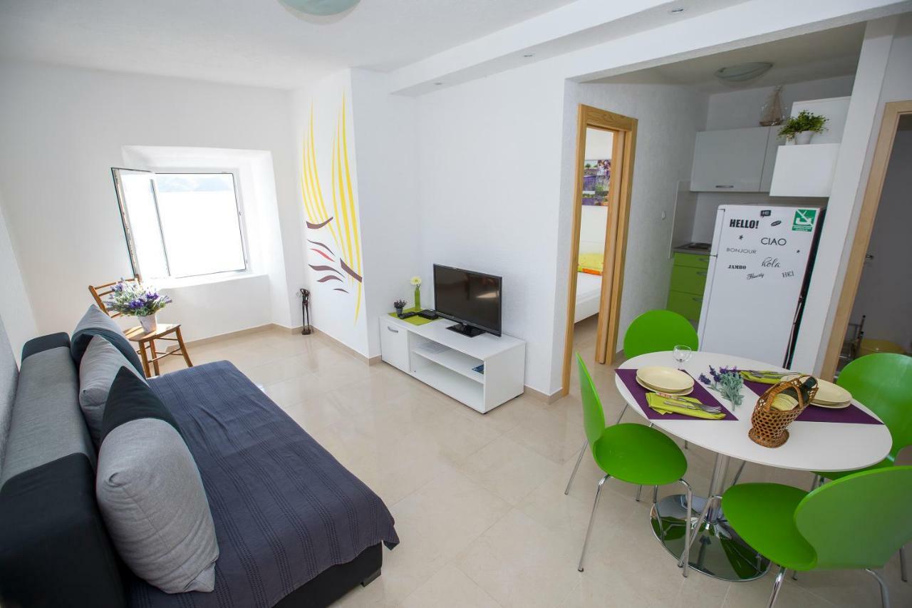 Apartmani Cindrić Karlobag Exterior foto