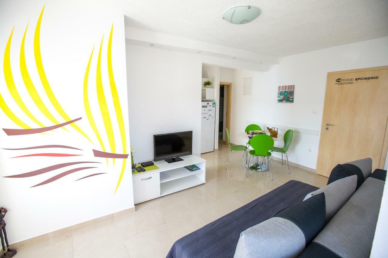 Apartmani Cindrić Karlobag Exterior foto